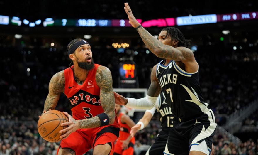 Βαριά εντός έδρας για τους Μπακς κόντρα στους Ράπτορς