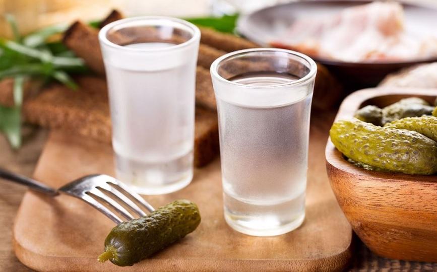 Τσίπουρο και ούζο: Τα ποτά της Καθαράς Δευτέρας