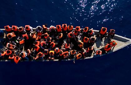 Φόβοι ότι 30 άνθρωποι έχουν χάσει τη ζωή τους στο ναυάγιο μεταναστών ανοιχτά της Κρήτης