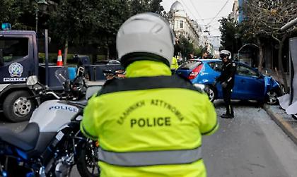 Διακοπή της κυκλοφορίας λόγω καθίζησης στην οδό Γερανίου στην Ομόνοια