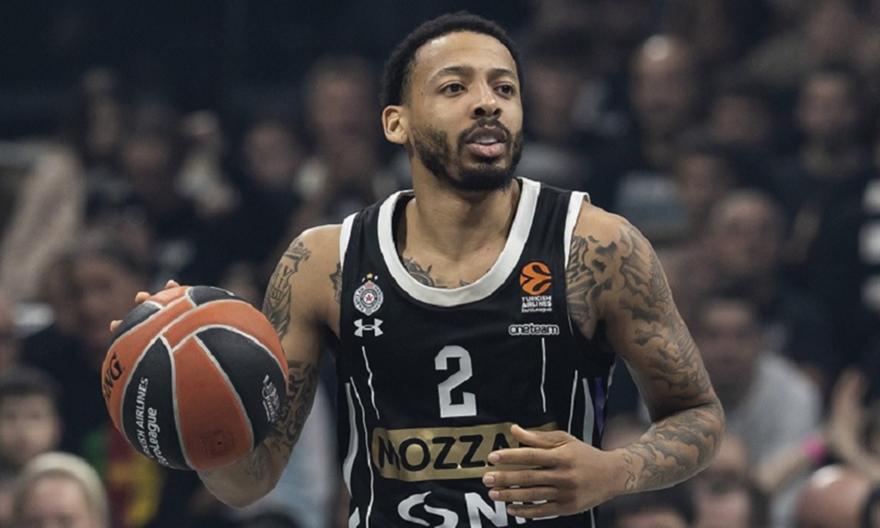 Κάρλικ Τζόουνς: «Ήταν μακρύς ο δρόμος, αλλά χαίρομαι που επιστρέφω»