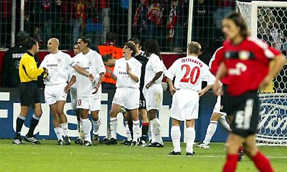 Ο Κόλλιας, ο Καρεμπέ και ο… παγκίτης Ζιοβάνι: Η προηγούμενη επίσκεψη του Ολυμπιακού στην BayArena