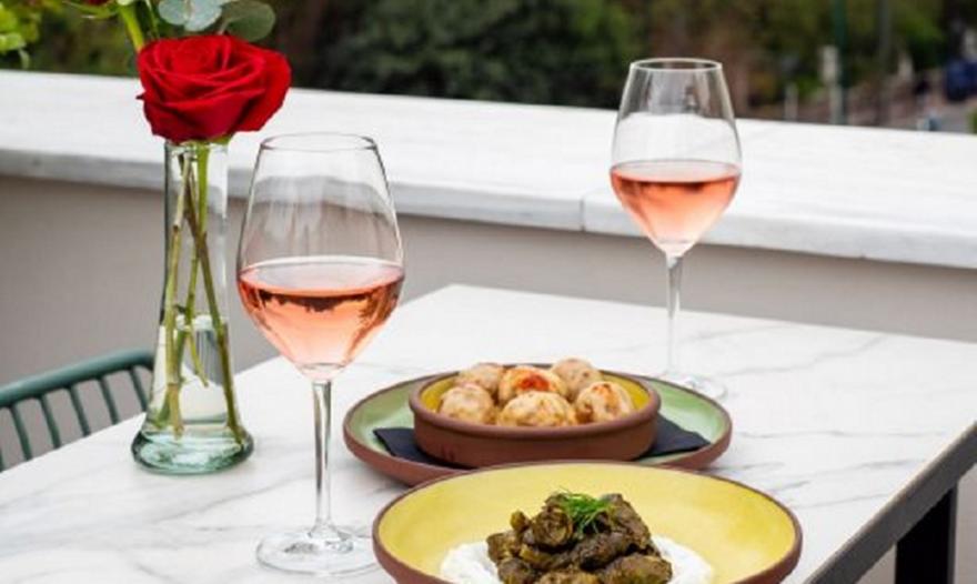 Πώς να φτιάξεις espresso tonic στο σπίτι ή αλλιώς καφέ με ανθρακικό