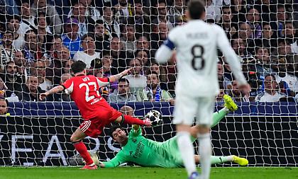 «Πάγωσε» το Μπερναμπέου η Μπενφίκα, το… ξαναζέστανε με πλασεδάρα ο Τσουαμενί