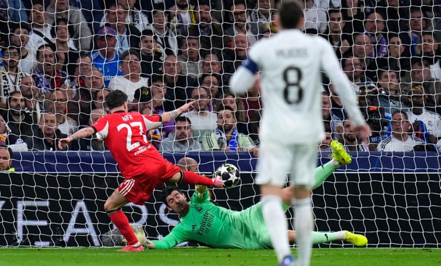 «Πάγωσε» το Μπερναμπέου η Μπενφίκα, το… ξαναζέστανε με πλασεδάρα ο Τσουαμενί