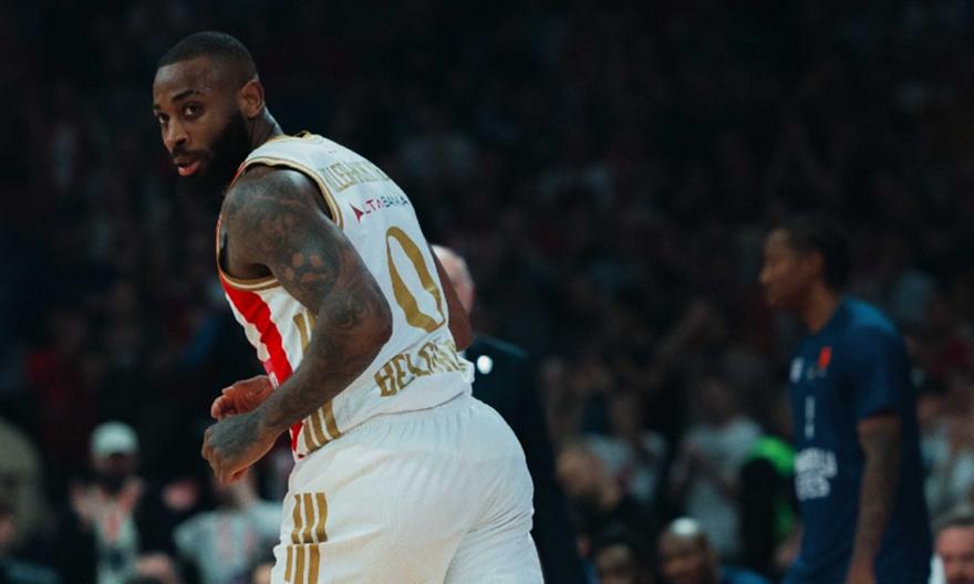 Έκοψε τη φόρα της Εφές και πλησίασε την εξάδα ο Ερυθρός Αστέρας