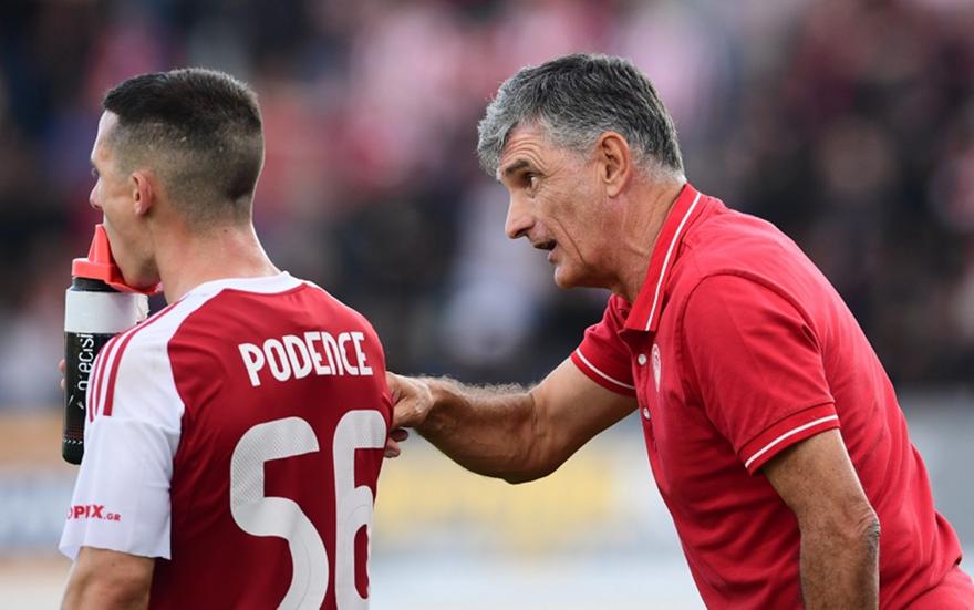 Σταματέλος: «Υποχρεωμένος για νίκες και πειστικές εμφανίσεις ο Ολυμπιακός»