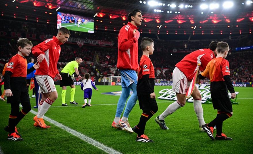 Οι τρεις παίκτες του Ολυμπιακού που ξεχώρισαν οι σκάουτερ στην «BayArena»