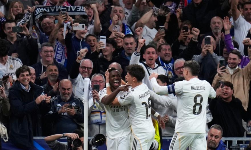 Ο Βινίσιους υπέγραψε την πρόκριση της Ρεάλ στους 16 του Champions League!