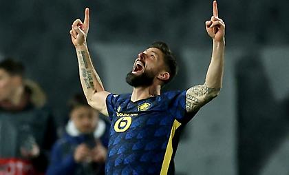 Καλύτερος και από… παλιό κρασί ο Ζιρού, σκόραρε και «πάγωσε» το Μαρακανά στο Βελιγράδι