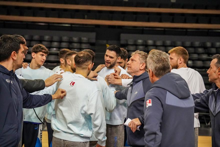 Εθνική μπάσκετ: «Μέσα» ο Παπανικολάου, έξω ο Σαμοντούροβ-Ποιοι «κόπηκαν»