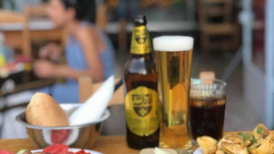 Ραντεβού στο καφενείο: 16 στέκια για καφέ, τσίπουρο και μεζέδες στις γειτονιές της Αθήνας