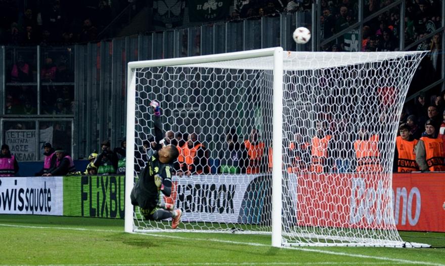 Ξεχώρισε τις επεμβάσεις του Λαφόν η UEFA