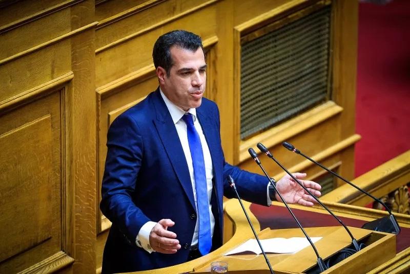 Εξετάζεται η απαγόρευση της μπούρκας για ανήλικα στην Ελλάδα - Τι αναφέρει ο Θάνος Πλεύρης