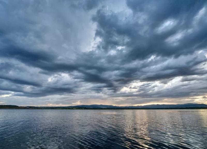 Καιρός: Συννεφιά και τοπικές βροχές