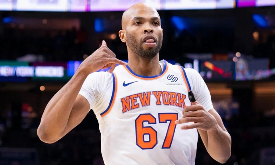 Στους Γκρίζλις ο 40άρης Ταζ Γκίμπσον