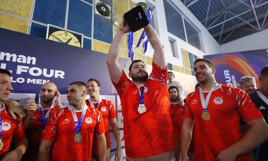 Το συγκλονιστικό φινάλε, οι πανηγυρισμοί των παικτών του Ολυμπιακού και η απονομή του Κυπέλλου