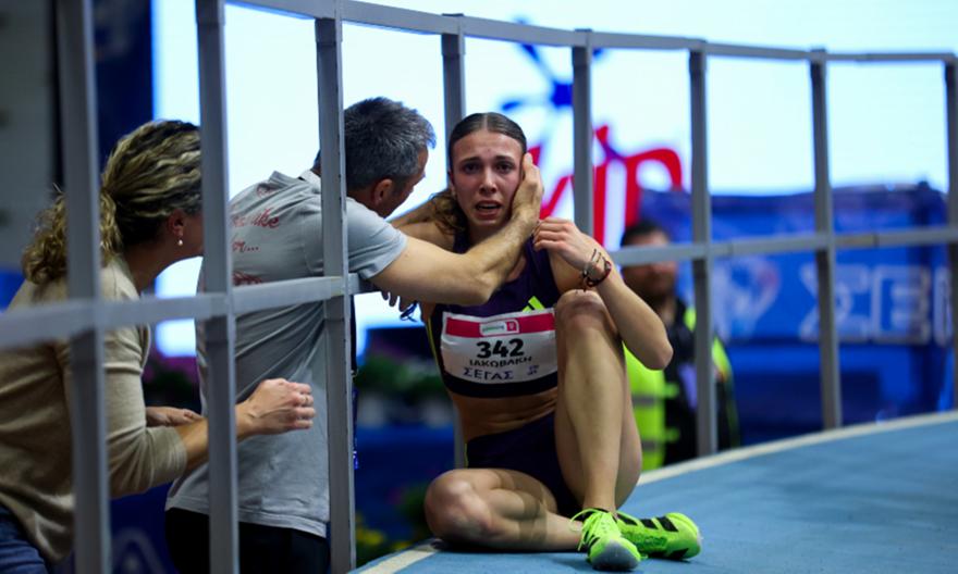 Η 17χρονη κόρη του Περικλή Ιακωβάκη κατέρριψε ρεκόρ 36 ετών στα 400 μέτρα!