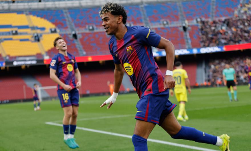 Ο μαγικός Γιαμάλ καθάρισε με χατ-τρικ για την Μπαρτσελόνα κόντρα στη Βιγιαρεάλ
