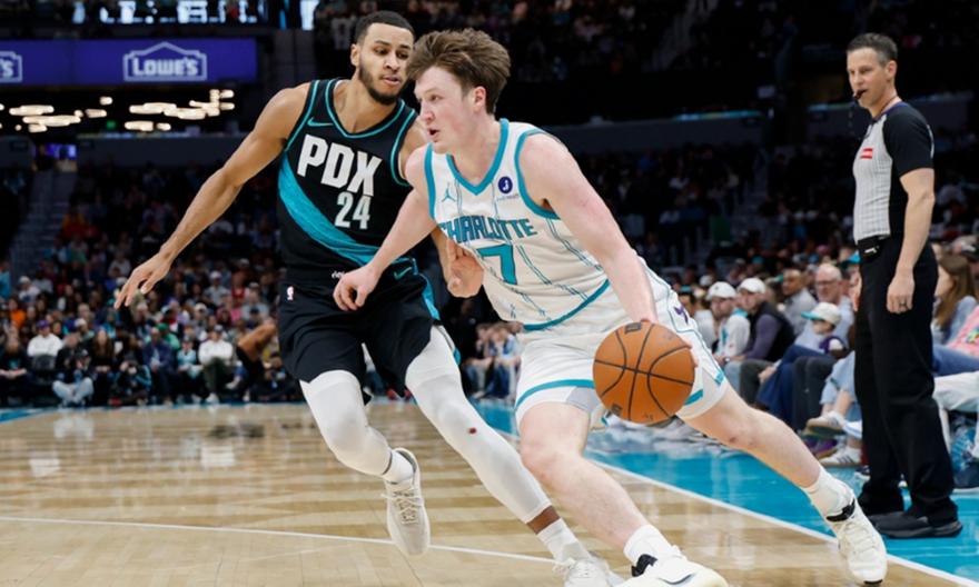 Υπέταξαν τους Μπλέιζερς για την τέταρτη σερί νίκη τους οι Χόρνετς