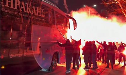 Οι φίλοι του Ηρακλή έστησαν ξέφρενο πάρτι αποθέωσης στην αποστολή για την άνοδο!