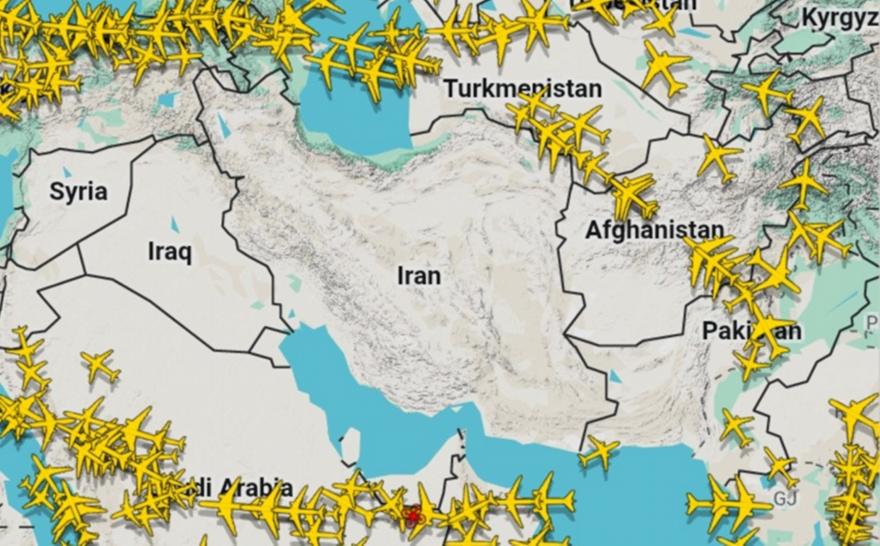 Άδειασε ο ουρανός του Ιράν μέσα σε λίγα λεπτά πριν τις επιθέσεις - Οι τρελές πορείες των αεροπλάνων- Δείτε βίντεο