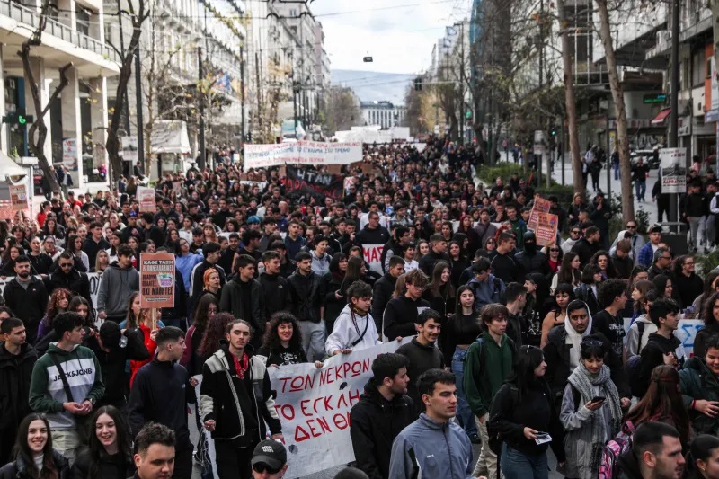 Τρία χρόνια από τα Τέμπη: Συλλαλητήρια μνήμης σε όλη τη χώρα για τα θύματα της τραγωδίας