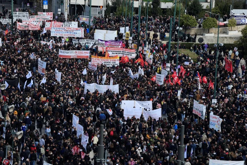 Τρία χρόνια από τα Τέμπη: Συλλαλητήρια μνήμης σε όλη τη χώρα