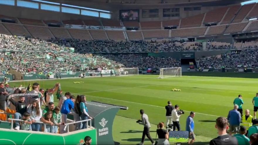 Περισσότεροι από 20.000 οπαδοί της Μπέτις στην προπόνηση