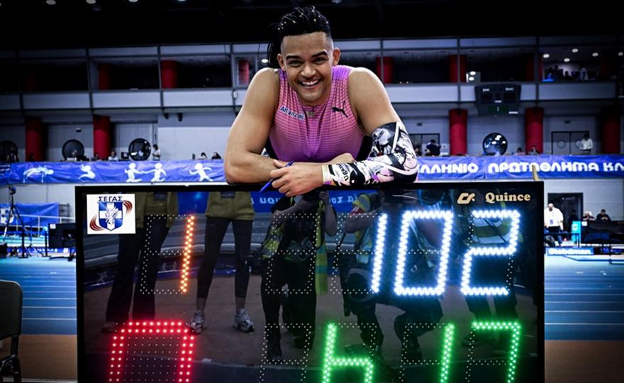 Ο Μπούμπκα συνεχάρη τον Καραλή για το 6.17μ!