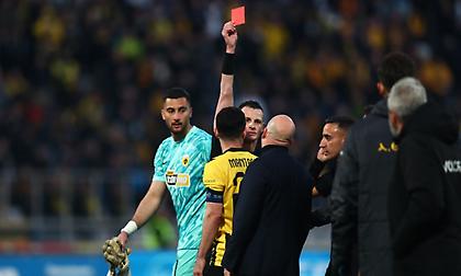 Ένταση στο φινάλε του ημιχρόνου στο Πανθεσσαλικό: Αποβλήθηκε ο Νίκολιτς - Κόκκινη και στον Ναλιτζή!