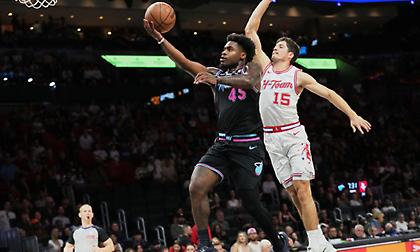 Βγήκαν νικητές από το ντέρμπι τους με τους Ρόκετς οι Χιτ