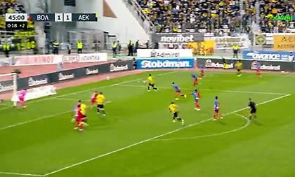 Έδωσε πέναλτι στην ΑΕΚ ο Τσιμεντερίδης, το πήρε πίσω μέσω VAR