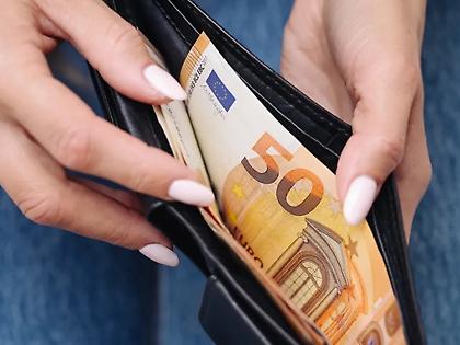 Κατώτατος μισθός: Έρχονται αυξήσεις και «ξεκλειδώνουν» επιδόματα και κλαδικές συμβάσεις