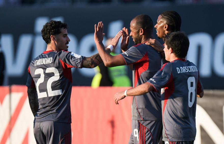 Νικολακόπουλος: «Δεν υπάρχει καλύτερο στον Ολυμπιακό, αν ξεμπούκωσε ο Ελ Κααμπί!»