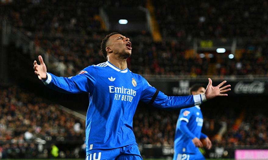 Έχει ζημιά, αλλά προς το παρόν αποφεύγει το χειρουργείο ο Εμπαπέ