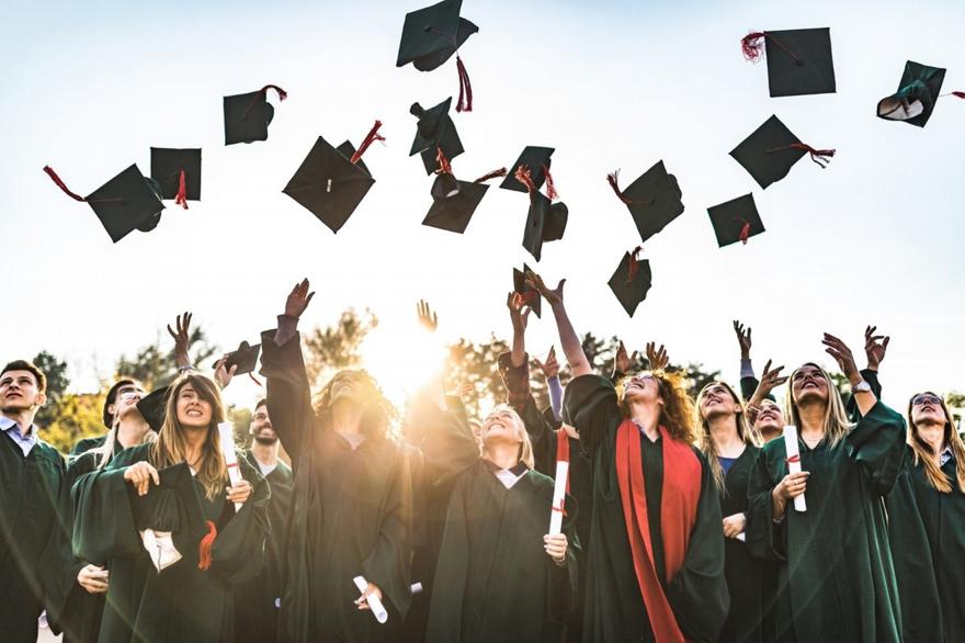 Γιατί οι επιχειρήσεις λένε «όχι» σε νέους πτυχιούχους