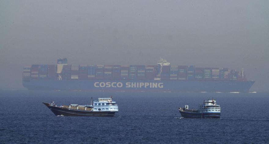 Στενά του Ορμούζ: Ανησυχία για τις πολλαπλές επιθέσεις σε πλοία – Εκτόξευση στις τιμές του πετρελαίου