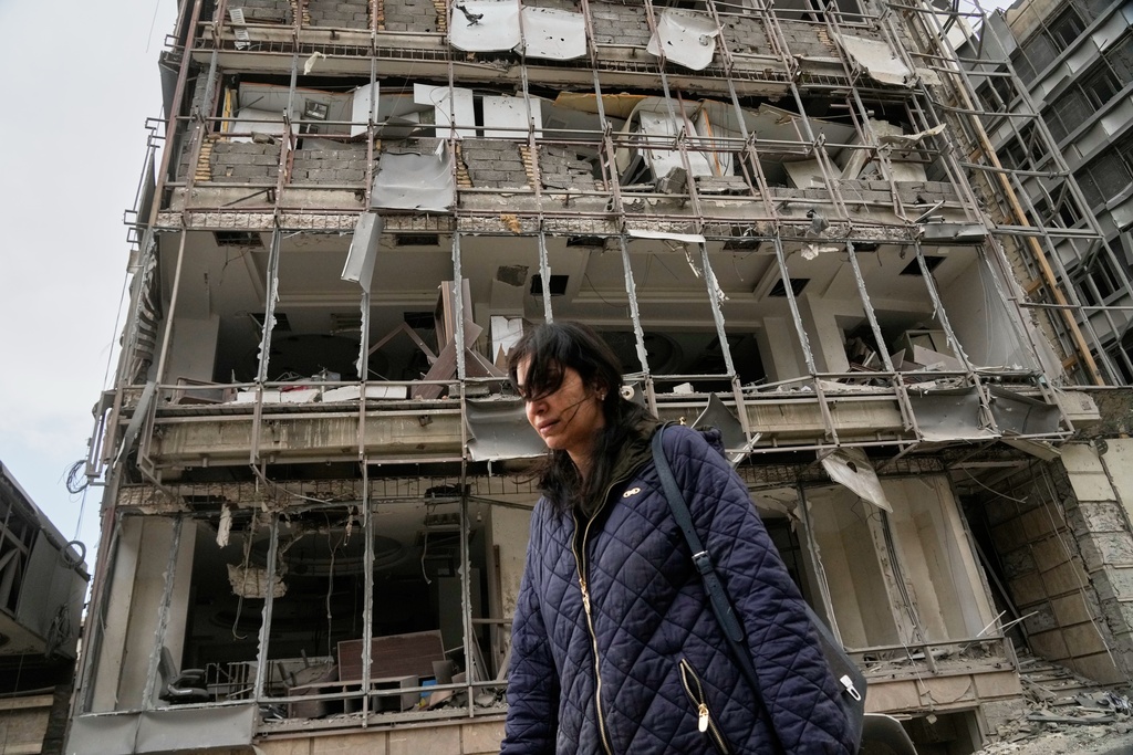 Τεχεράνη: Βομβαρδισμένο τοπίο η πόλη