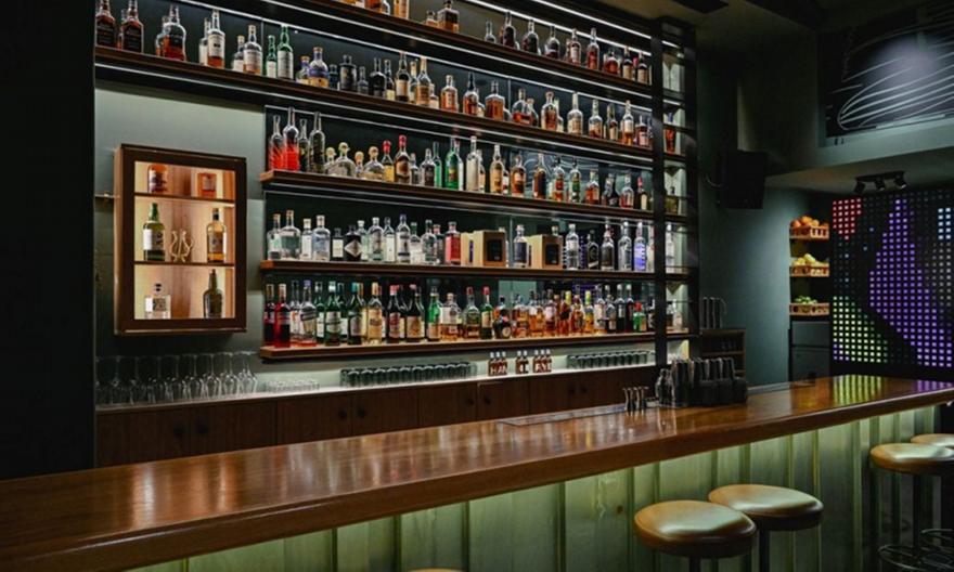 Ham On Rye: Ένα αυθεντικό μπαρ στα Εξάρχεια με ποιότητα και χαρακτήρα