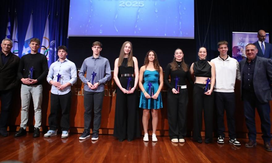 Έλαμψαν τα αστέρια του υγρού στίβου στη βράβευση των κορυφαίων από την ΚΟΕ