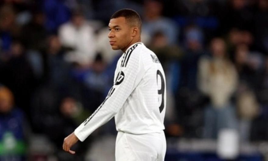 Στο Παρίσι για εξετάσεις ο Εμπαπέ