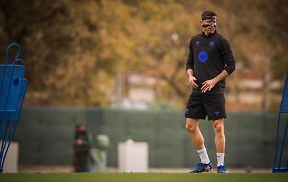 Μπαρτσελόνα: Επέστρεψε στις προπονήσεις... μασκοφόρος ο Λεβαντόφσκι