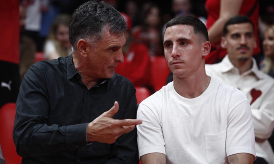 Σταματέλος: «Να δείξει με τον ΠΑΟΚ την γγώριμη εικόνα του Ολυμπιακού στα ντέρμπι - Στραμμένα τα βλέμματα στον Ποντένσε»