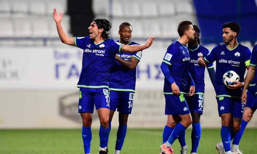 Η Κηφισιά ισοφάρισε προσωρινά τον ΠΑΟΚ με απευθείας εκτέλεση φάουλ του Ρουκουνάκη!