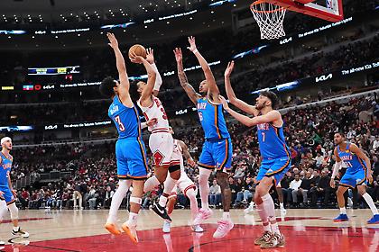 Νίκη για τους Θάντερ επί των Μπουλς χωρίς Γκίλτζιους-Αλεξάντερ, μπροστάρης ο ΜακΚέιν