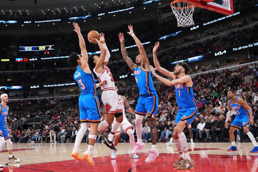 Νίκη για τους Θάντερ επί των Μπουλς χωρίς Γκίλτζιους-Αλεξάντερ, μπροστάρης ο ΜακΚέιν