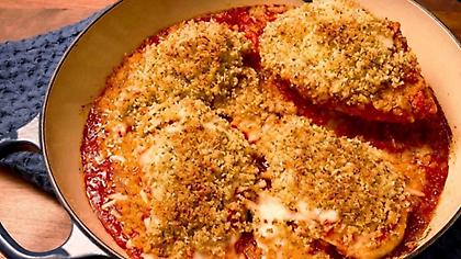 Τραγανό κοτόπουλο με παρμεζάνα στο φούρνο (Chicken parmigiano)