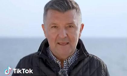 Το viral νησί των Αθηναίων με τις 100 παραλίες!