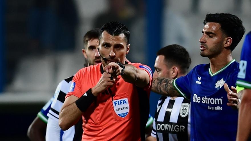 Η φάση που προκάλεσε «φωνές» στη Νεάπολη: Τι είδε ο VAR και δεν παρενέβη στο πέναλτι του ΠΑΟΚ